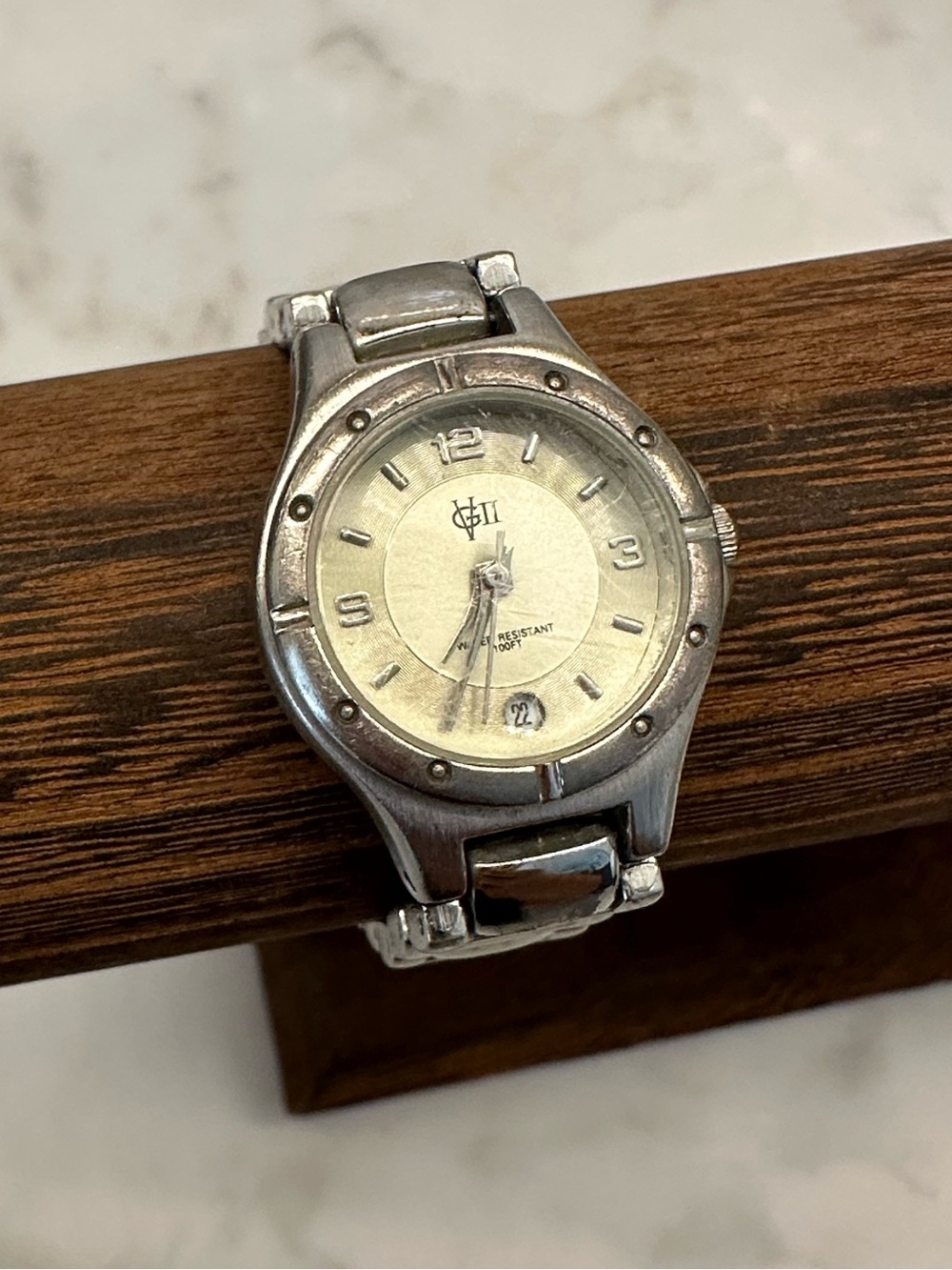 Vintage VG ll Ladies Quartz Watch Silver Tone V8234